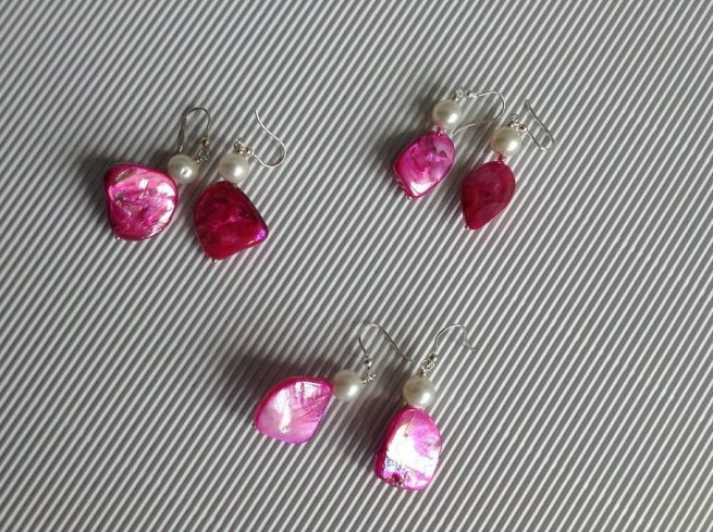 Orecchini LUMINOSA FUCSIA in madreperla e argento - immagine 2