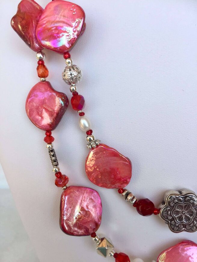 Collana LUMINOSA ROSSA in madreperla e Pietre dure - immagine 3