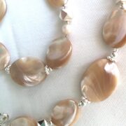 bracciale madreperla avorio regolabile di nome Cipria particolare