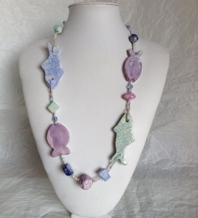 Collana MOOREA con pesci in ceramica lavorata a mano - immagine 7