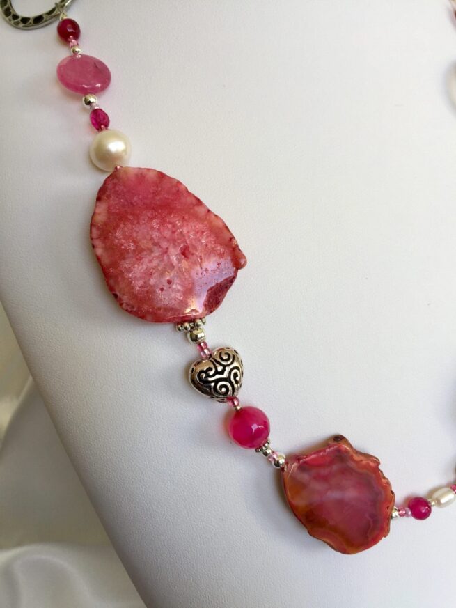 collana rosa-rossa agata perle nome Jaipur particolare lato sinistro
