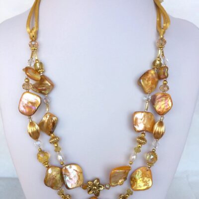 Collana LUMINOSA ORO in madreperla giallo oro