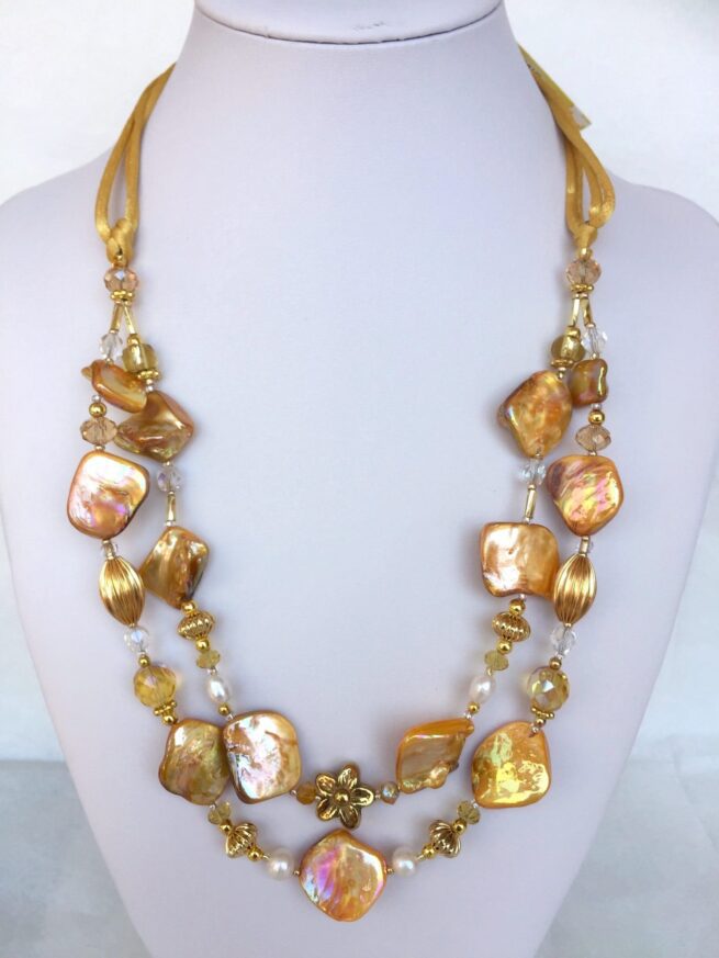 Collana LUMINOSA ORO in madreperla giallo oro