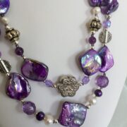 Collana LUMINOSA VIOLA in madreperla e ametista - immagine 5