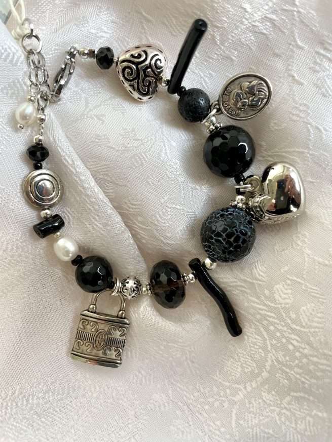 Bracciale nero in Pietre dure "CON IL CUORE", regolabile - immagine 5