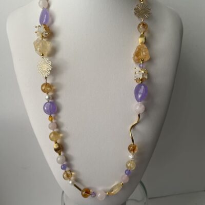 Collana oro/lilla/rosa Pietre dure di nome Oro di Napoli frontale su espositore