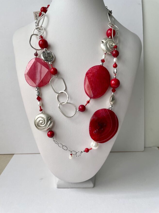 collana rossa agata catena lunga chiamata Red Passion busto frontale