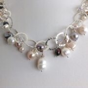 collana girocollo perle argento chiamata Pallida Luna particolare centrale