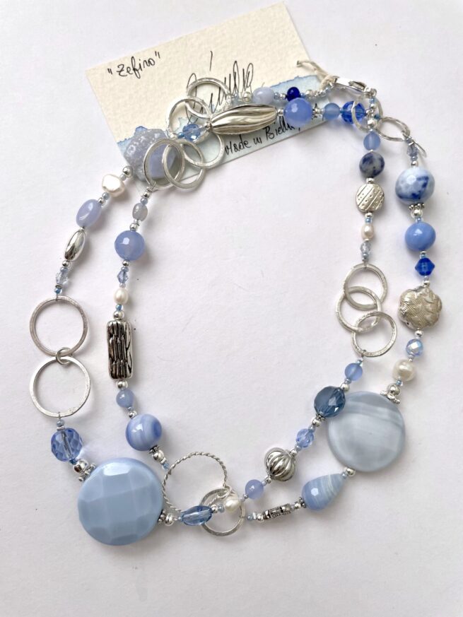 collana azzurra lunga calcedonio argento di nome Zefiro distesa doppia