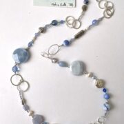 collana azzurra lunga calcedonio argento di nome Zefiro distesa lunga