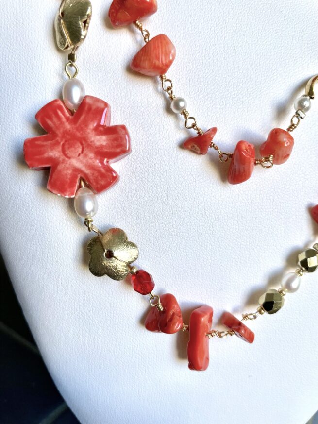 Collana corallo bambù rosso ceramica nome Papavero particolare