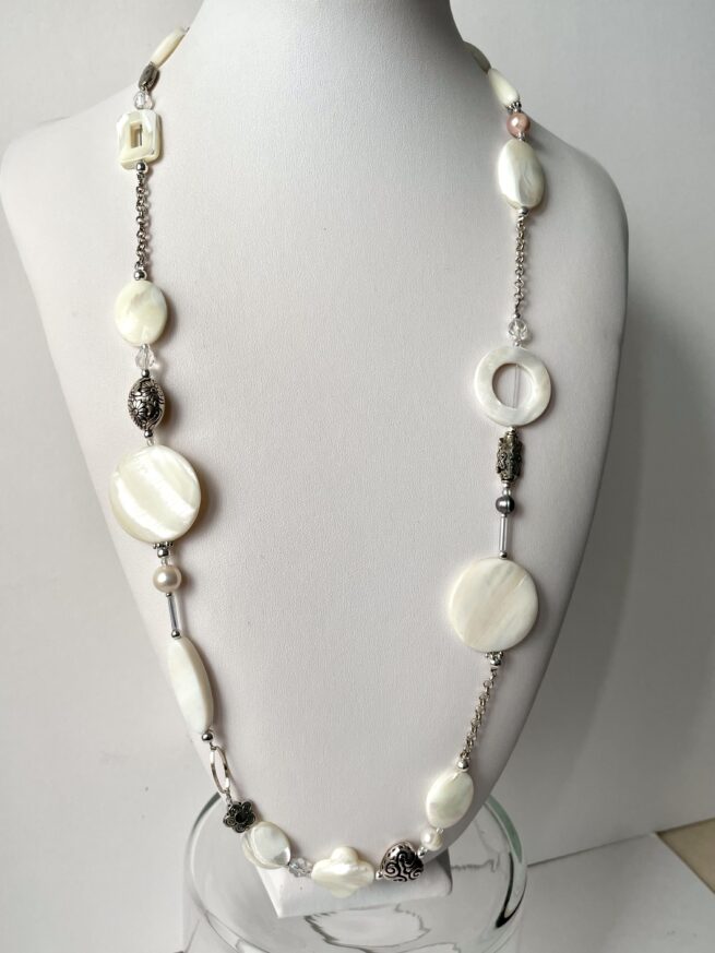 Collana madreperla bianca lunga perle cristalli nome Cipria bianca