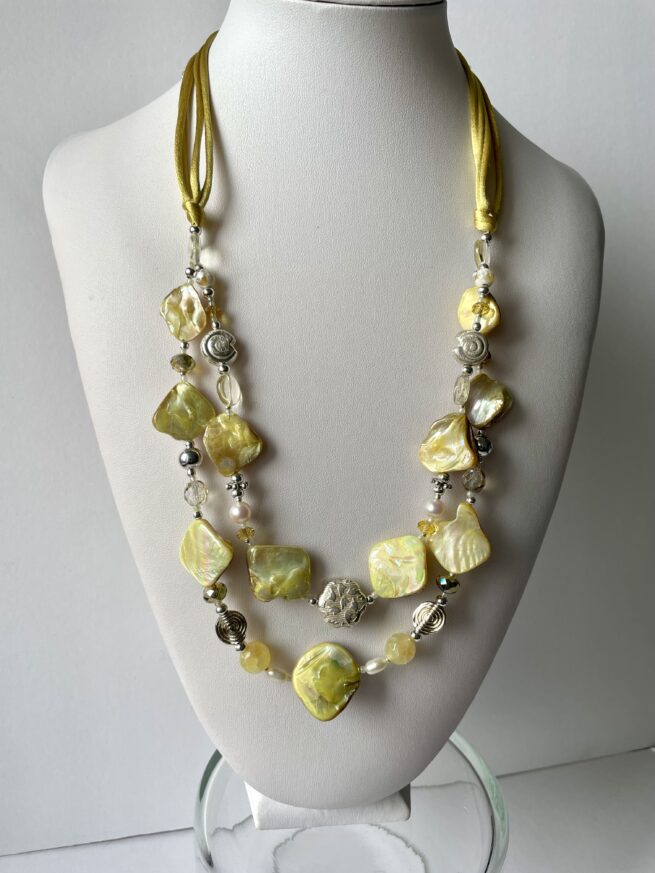 Collana in madreperla e Pietre dure "LUMINOSA LEMON" - immagine 7