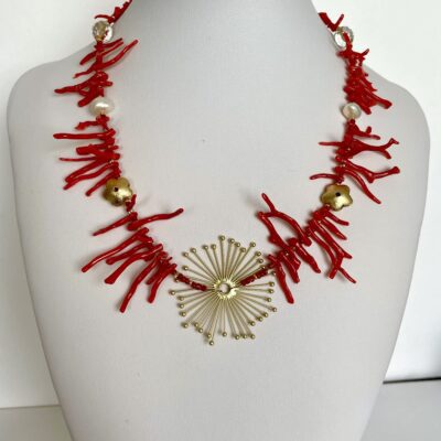 collana girocollo corallo rosso regolabile nome O Sole Mio busto frontale foto principale