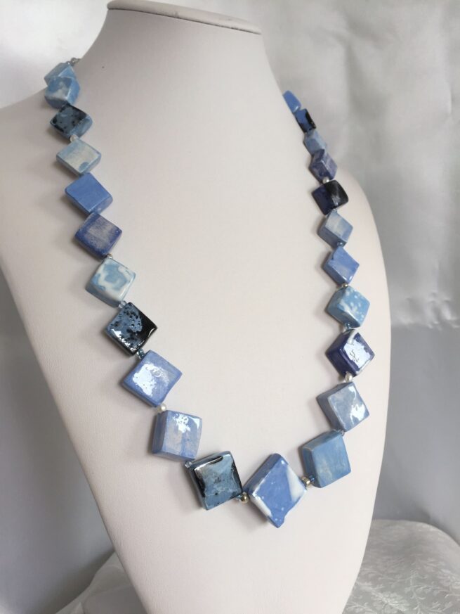 collana azzurra ceramica QUADROTTA - immagine 3