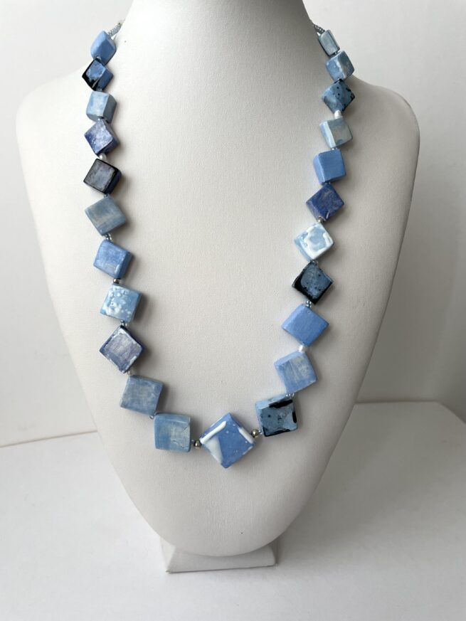 collana azzurra ceramica QUADROTTA - immagine 7