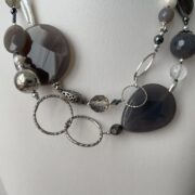 Collana lunga grigia Pietre dure NUVOLA.  Serie Limitata - immagine 4
