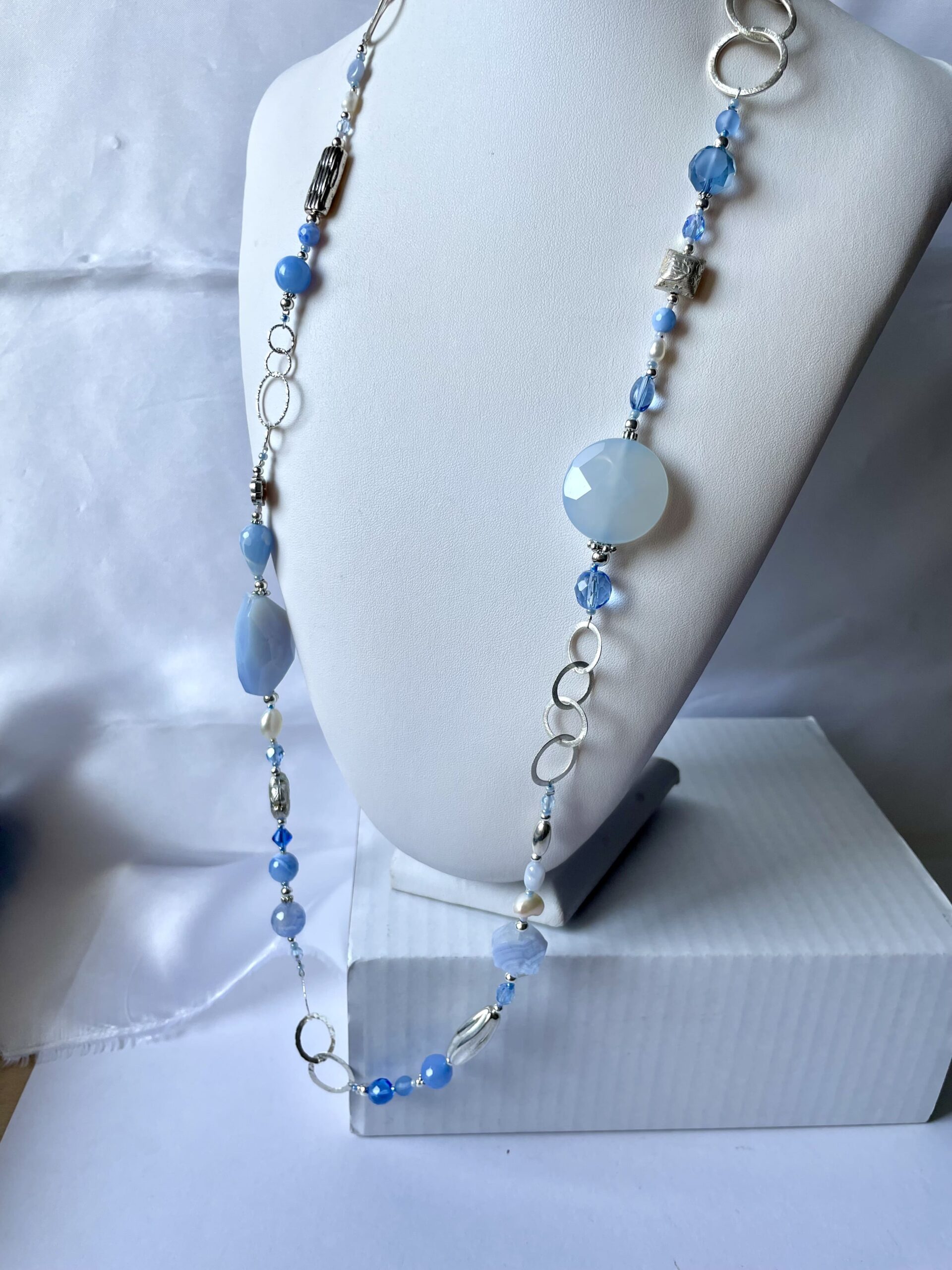 Collana azzurra argento e calcedonio ZEFIRO - immagine 4