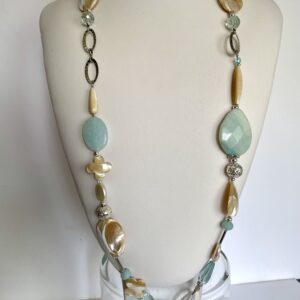 collana beige verde acqua madreperla amazzonite di nome NAXOS2 frontale foto principale