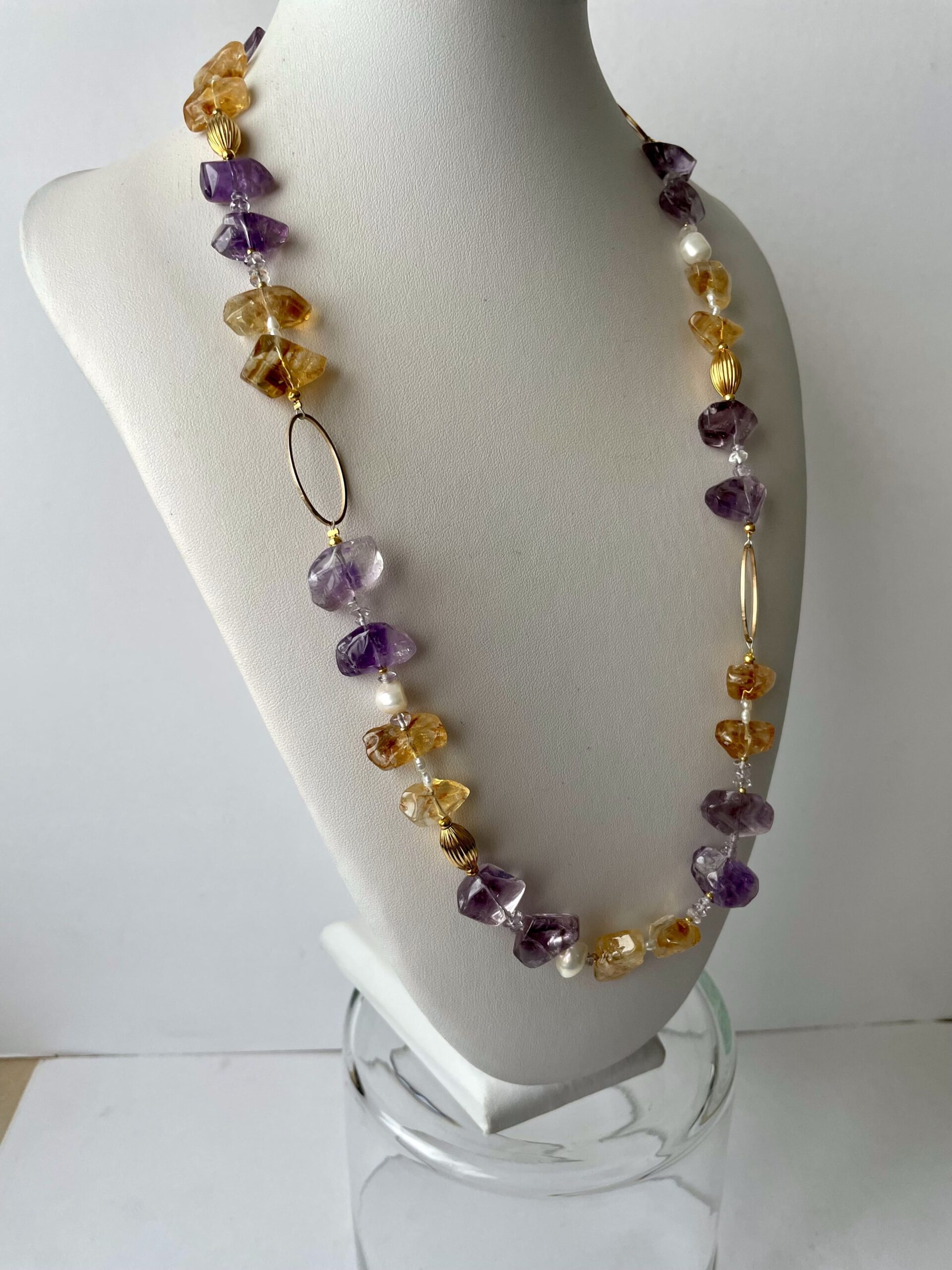 collana lunga viola ocra ametista citrino di nome OLYMPIA lato sinistro