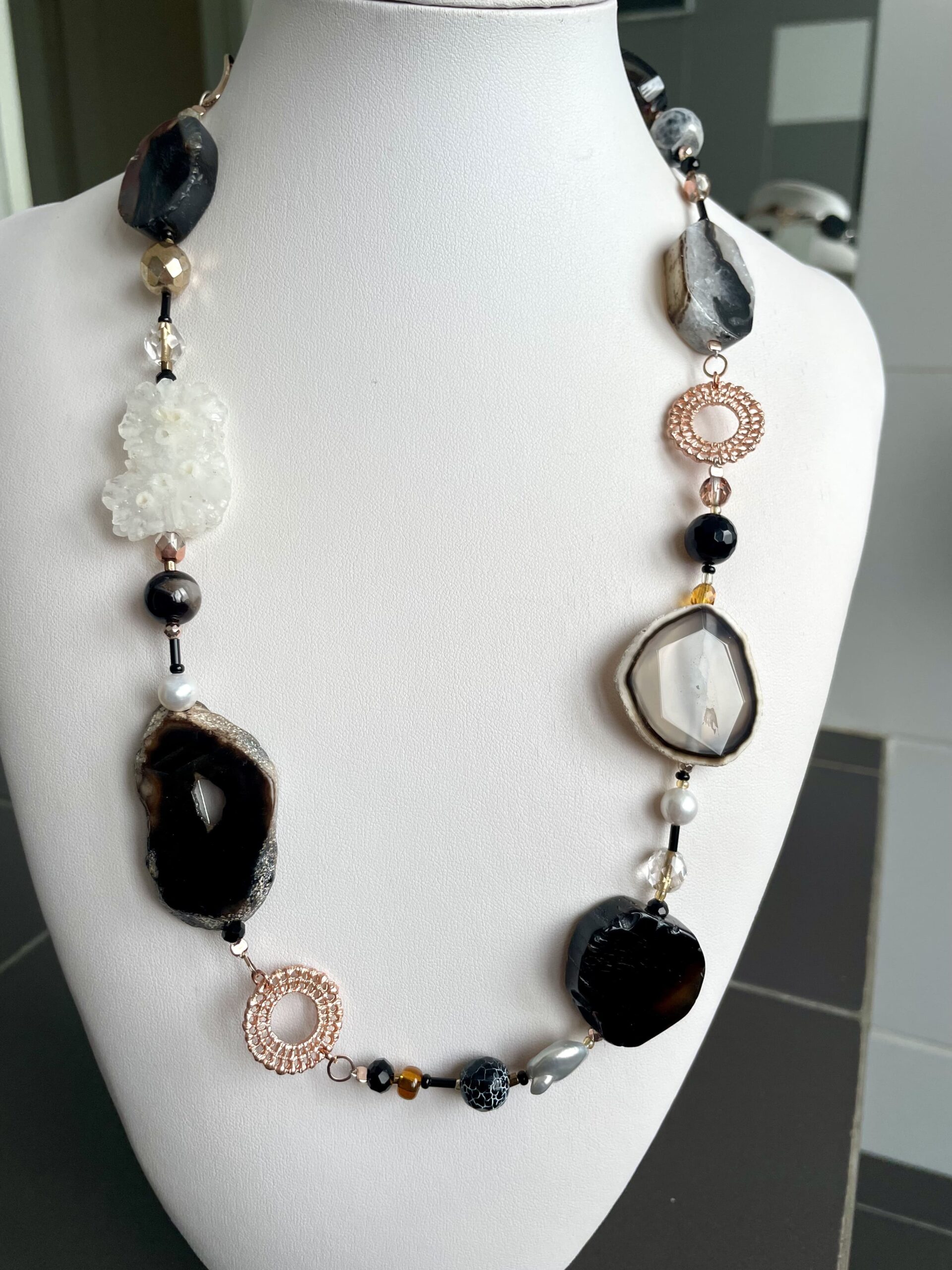Collana nera Pietre dure VENISE - immagine 2