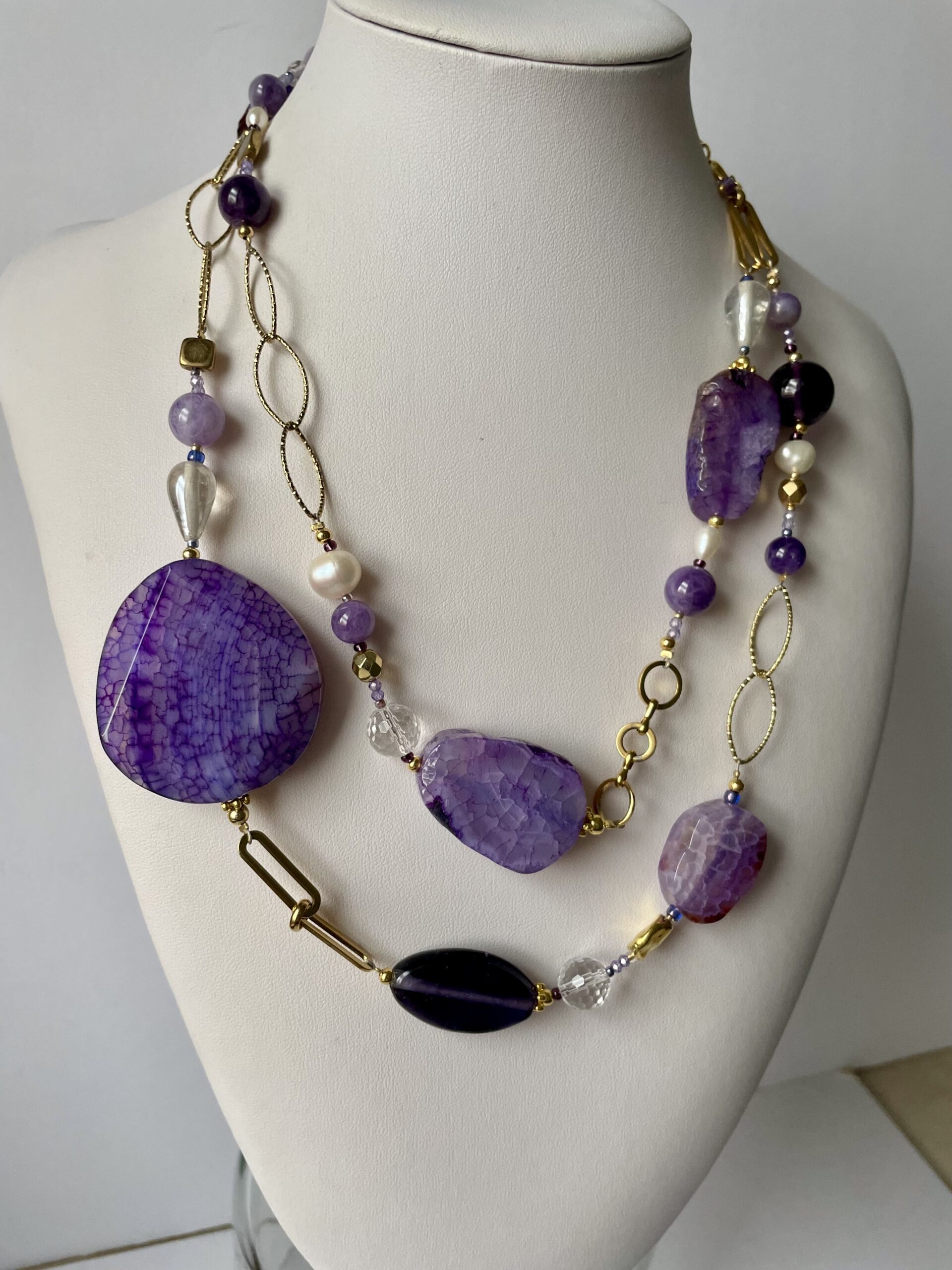 collana viola lunga in agata ametista catena oro di nome PROCIDA frontale due giri lunghi